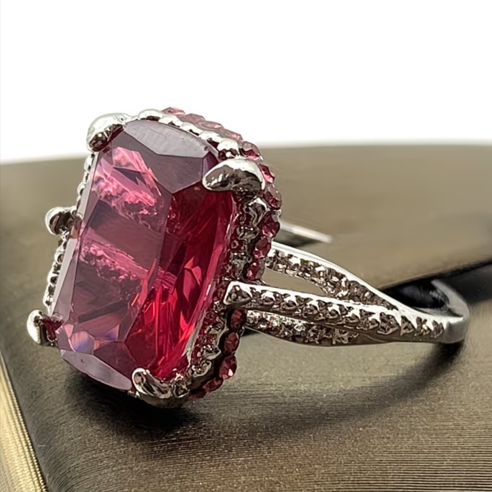 Red Gemstone Ring - Picture 3 of 5